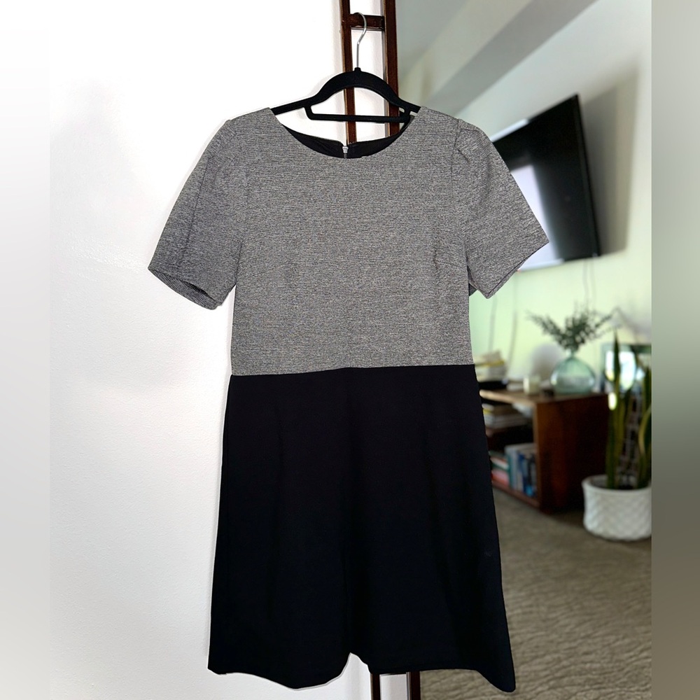 LOFT Size 10 Dress, Gray Top Black Bottom, Fun Sleeve and Zipper Detail